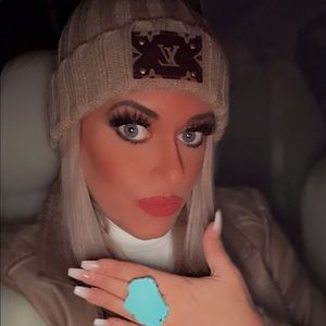 Meet your Posher, Laurin